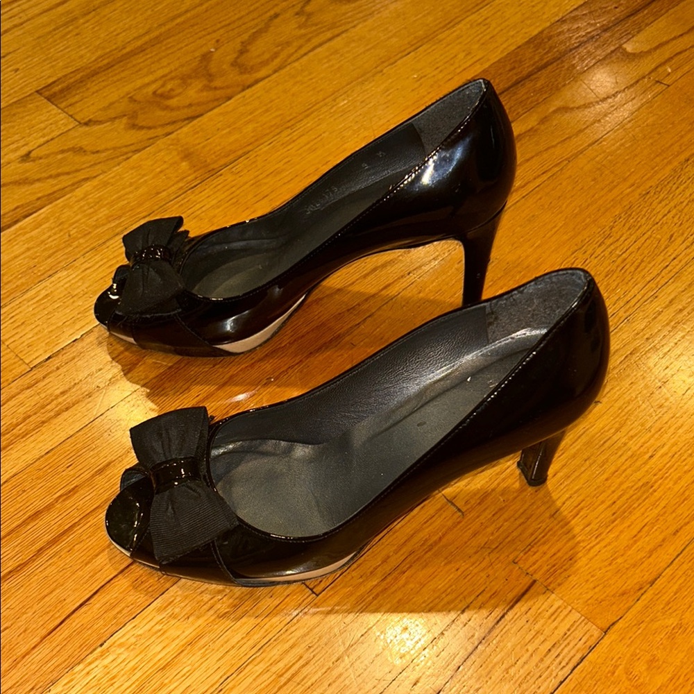 Stuart Weitzman Black Heels Classic Peep-Toe Design